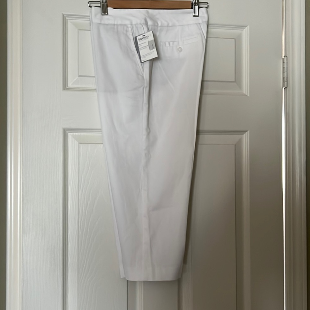NWT Metro 7 Slim Fit White Capri Pants